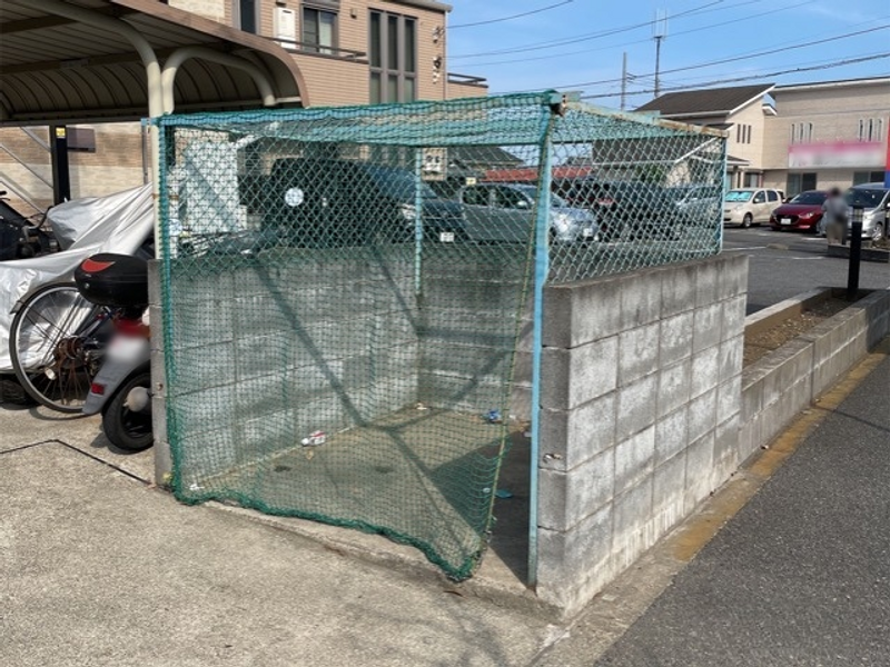 レオパレスブリエ 駐車場