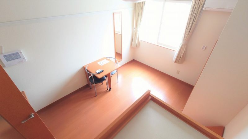 レオパレスグリーンライン 居間