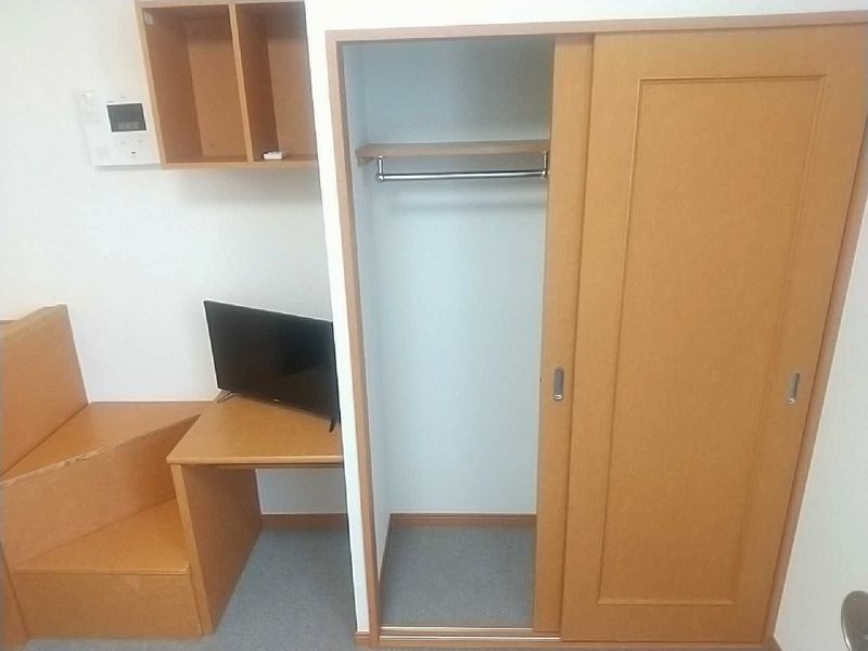 レオパレスジュネス 収納