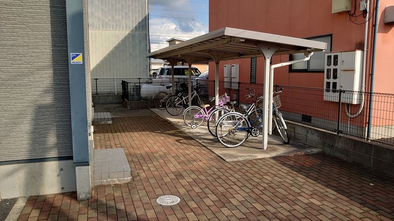 レオパレスシャンブル 駐車場