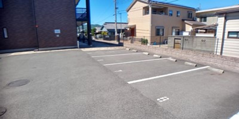 レオネクスト中之島 駐車場