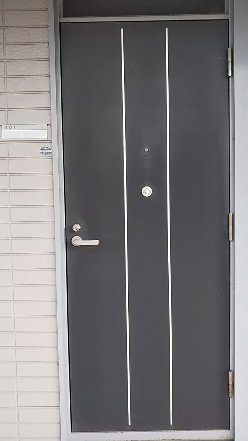 レオパレスリッツ 玄関