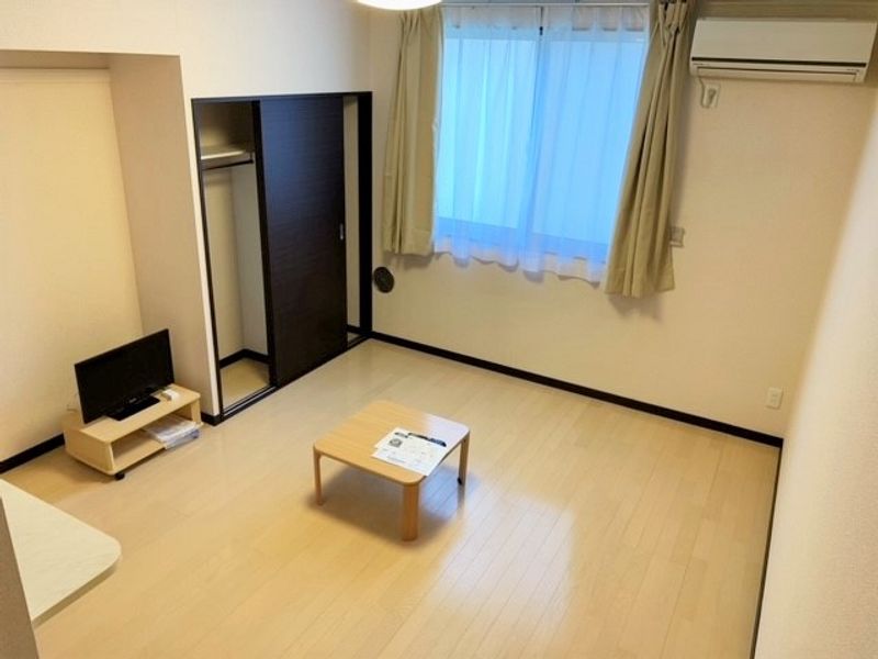 レオネクストハングルーズ 居間