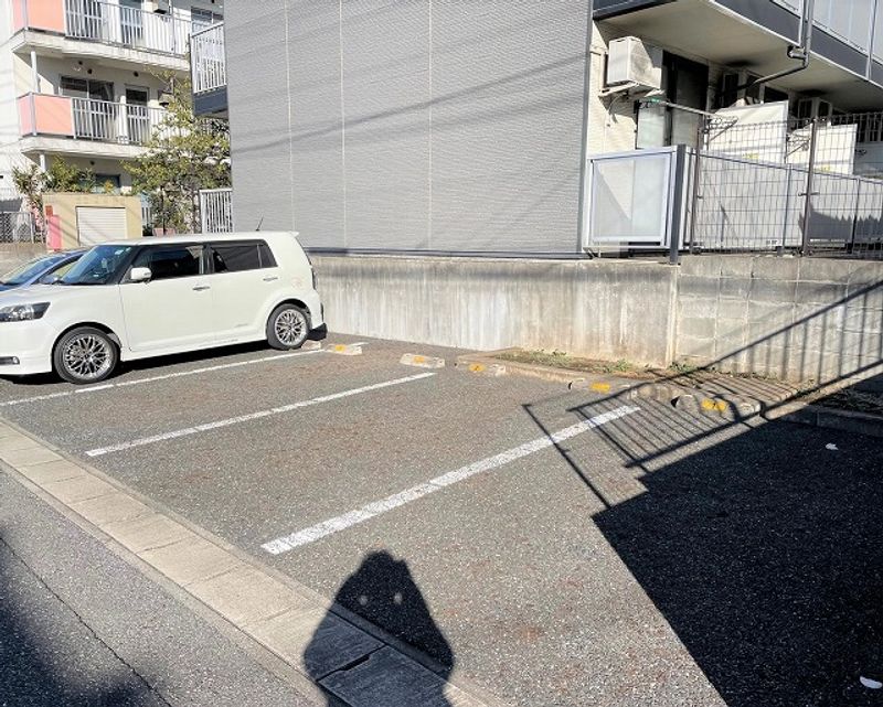 レオパレスミワノ　パーク 駐車場