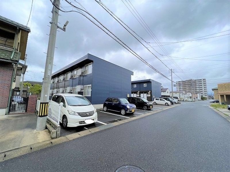 レオパレス観音寺壱番館 駐車場