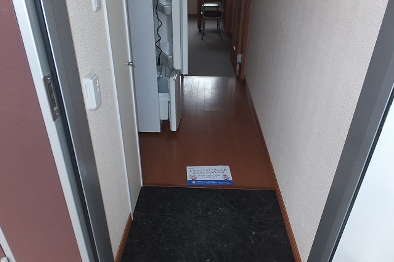レオパレスキャノーラ 玄関