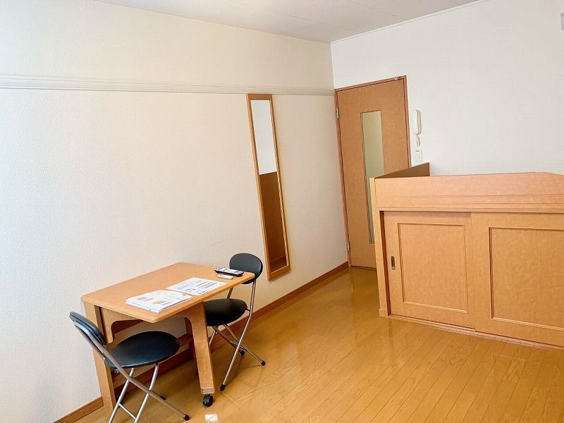 レオパレスセコ壱番館 居間
