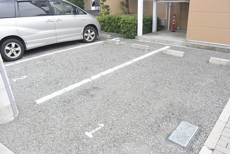 レオパレスピーチヴィレッジ 駐車場