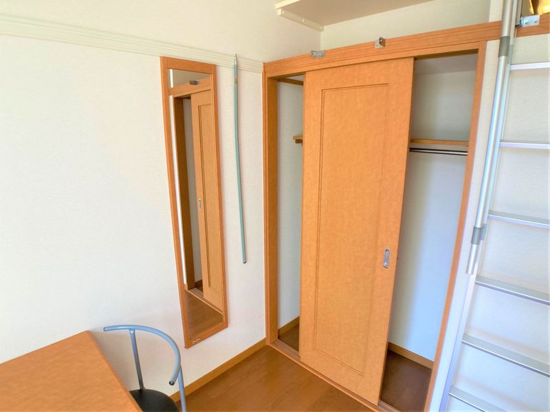 レオパレスカレンティーナ 収納