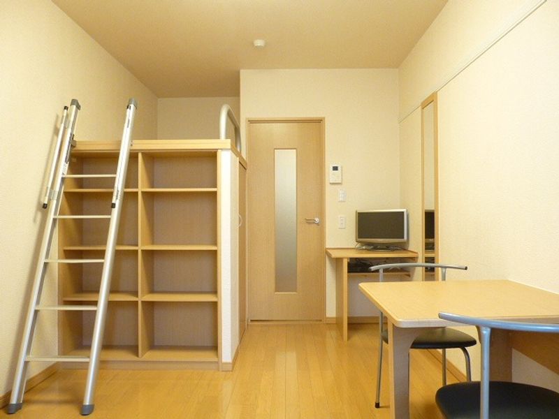 レオパレスとねねっと 居間