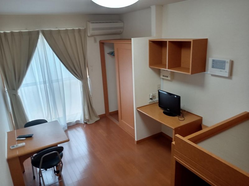 レオパレスアカサカ 居間