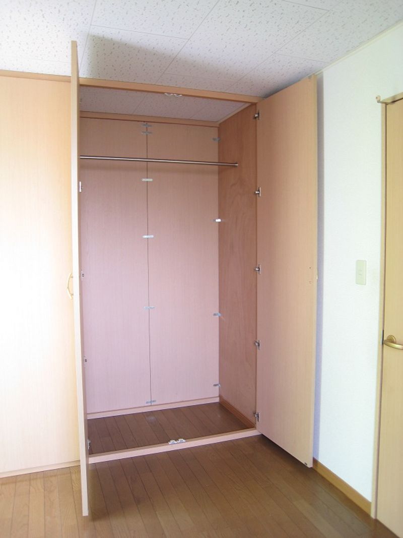 レオパレスクレストＣ 収納