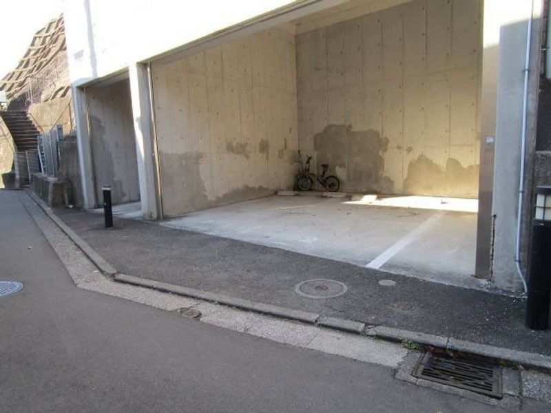 レオパレスＩＳＯ 駐車場