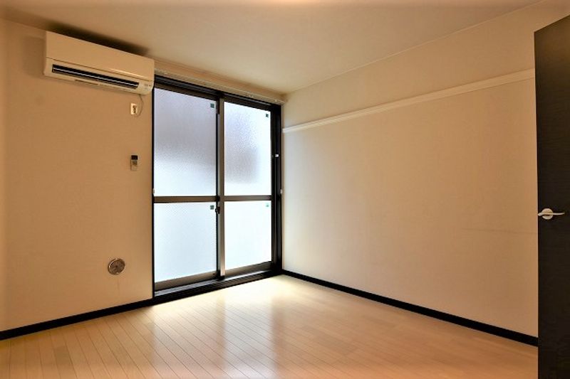 レオネクストサンシャイン岩室 居間