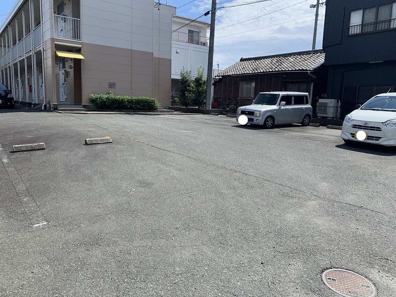 レオパレスステージア 駐車場