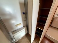 レオパレスブルーホワイト 玄関