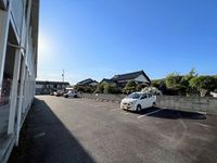レオパレス瑞穂 駐車場