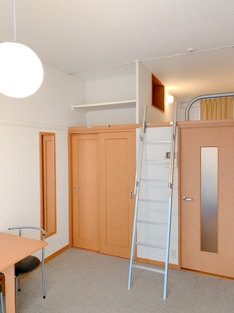 レオパレスＺｅｐｈｙｒ 寝室