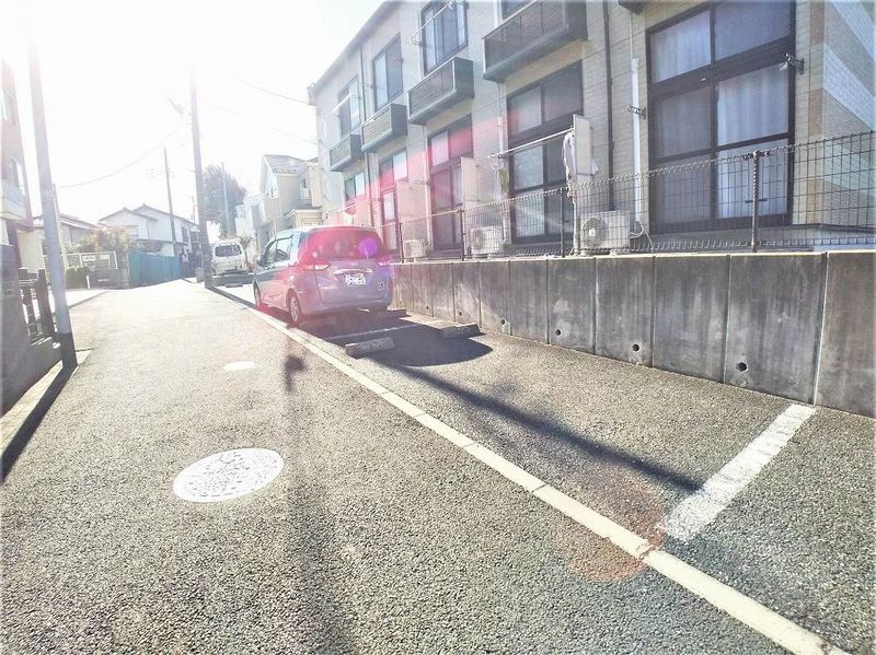 レオパレスたかみ 駐車場
