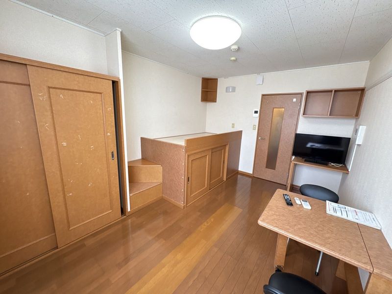 レオパレスＦｉｒｓｔ１００ 居間