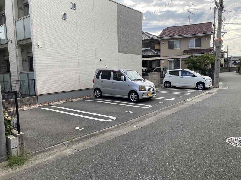 クレイノエヌズガーデンⅡ 駐車場