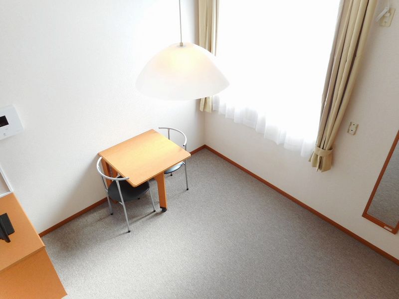 レオパレスＡＶＡＮＺＡＲＥ　Ｋ 寝室