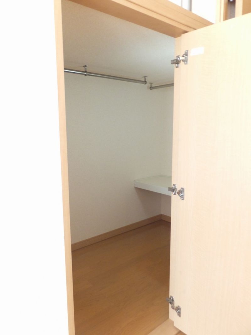 レオパレスモデラーテ 収納