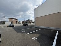 レオパレスＫＵＭＡＭＩ 駐車場