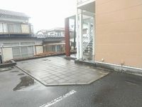 レオパレス鶴舞 エントランス