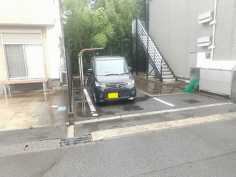 レオパレス諏訪　ｙａｎａｇｉ 駐車場