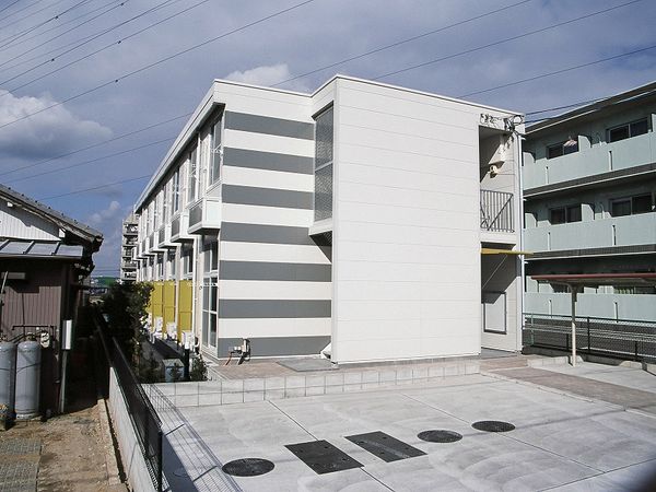 leopalace Higashisakai exterior