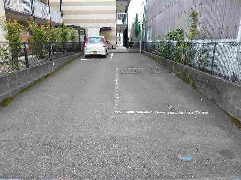 レオパレス幸αⅡ 駐車場