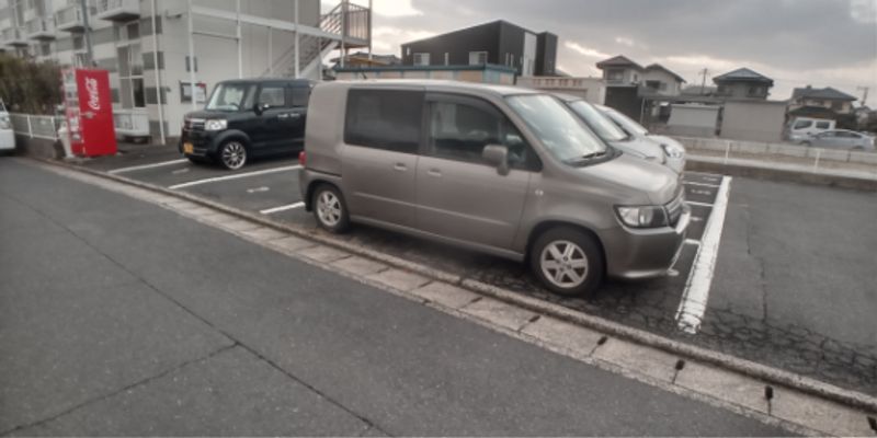 レオパレスＯＮＥ’Ｓ 駐車場