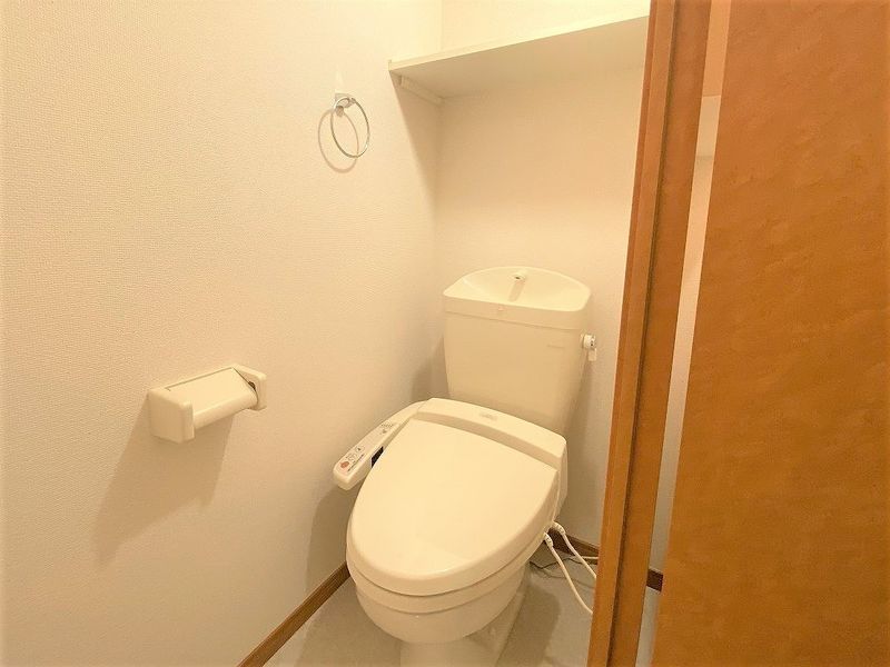 レオパレスリバーサイド下北 トイレ