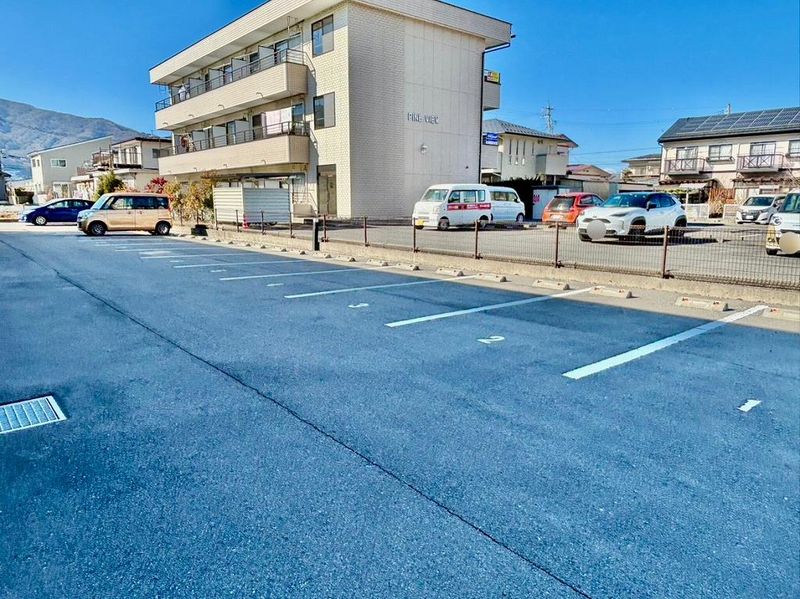 レオパレスパール　ベック 駐車場