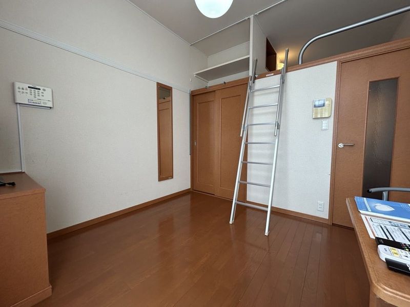レオパレスセブンヒルズⅣ 居間