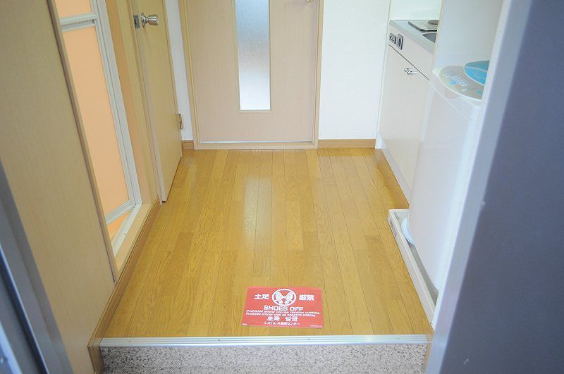 レオパレスＡｖｅｎｕｅ壱番館 玄関