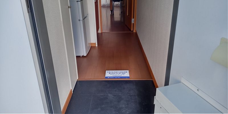 レオパレス大前 玄関