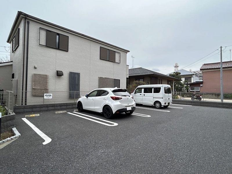 クレイノシャンティ浦和 駐車場