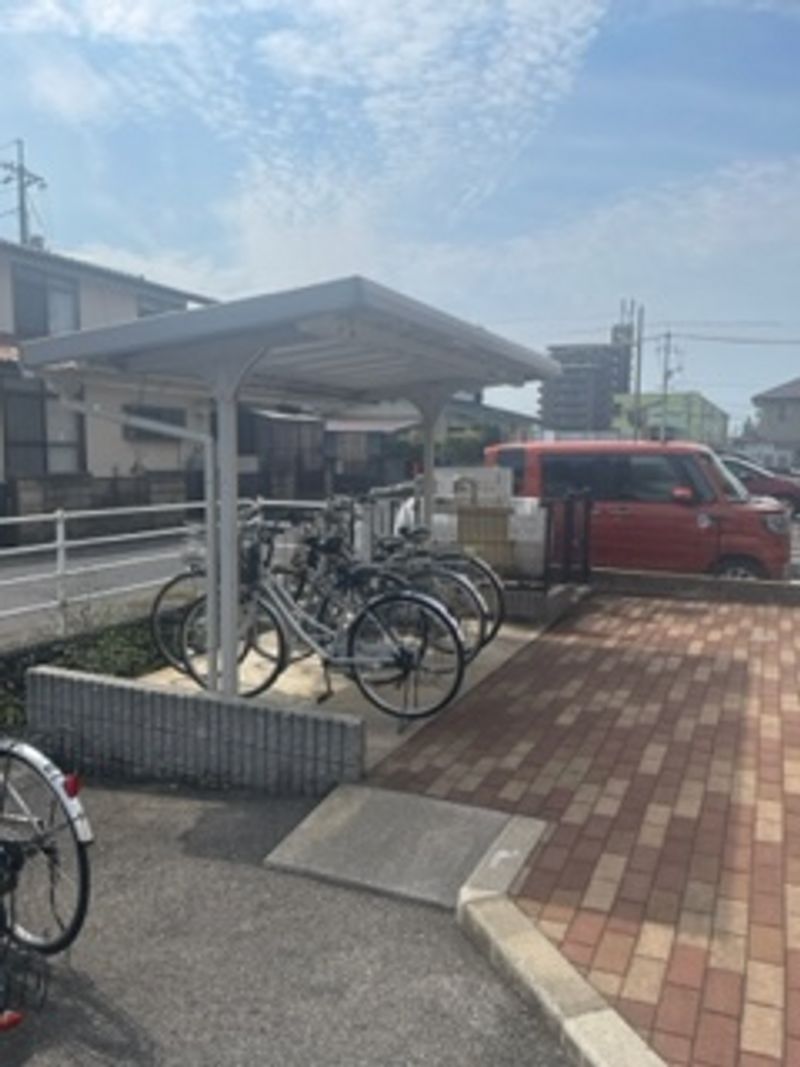 レオパレスＴＭＳ 駐車場