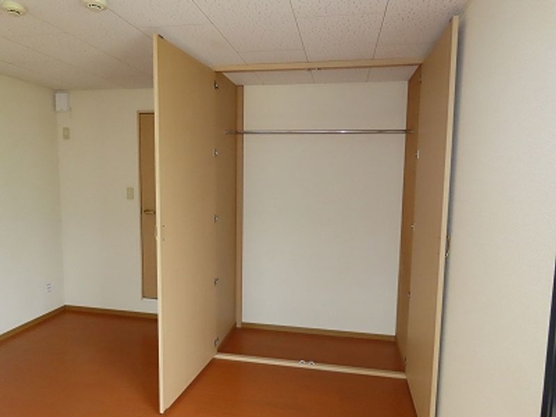 レオパレスクレール 収納