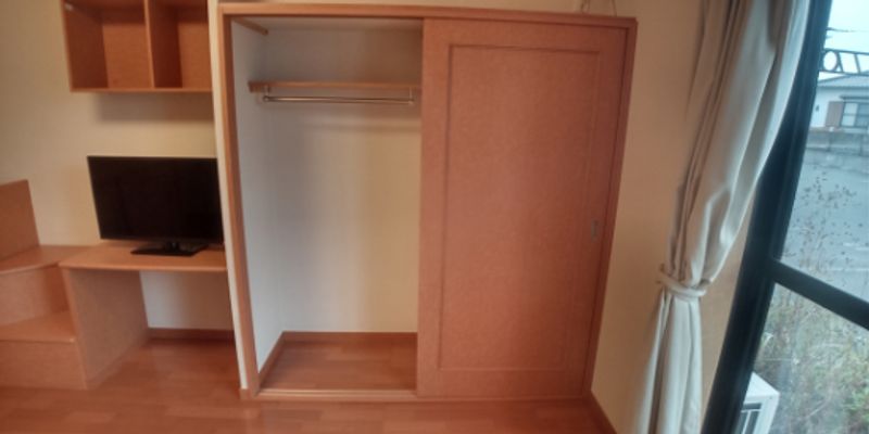 レオパレス稲荷町 収納