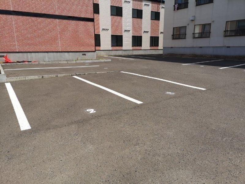 レオパレスＷ　Ｗｅｓｔ 駐車場