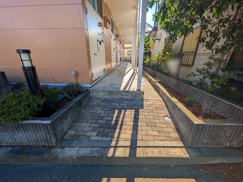 レオパレスヴィクトワール エントランス