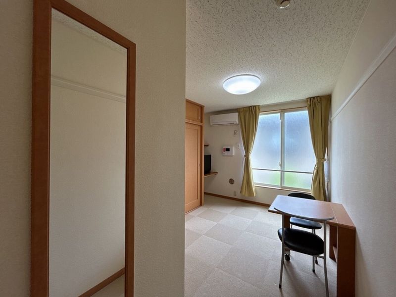 レオパレス広町 居間