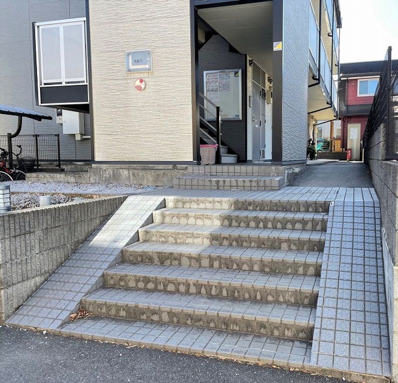 レオパレスＲ＆Ｔ エントランス
