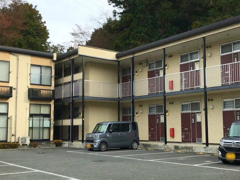 レオパレスＣｌａｒａｂｅｌ 駐車場