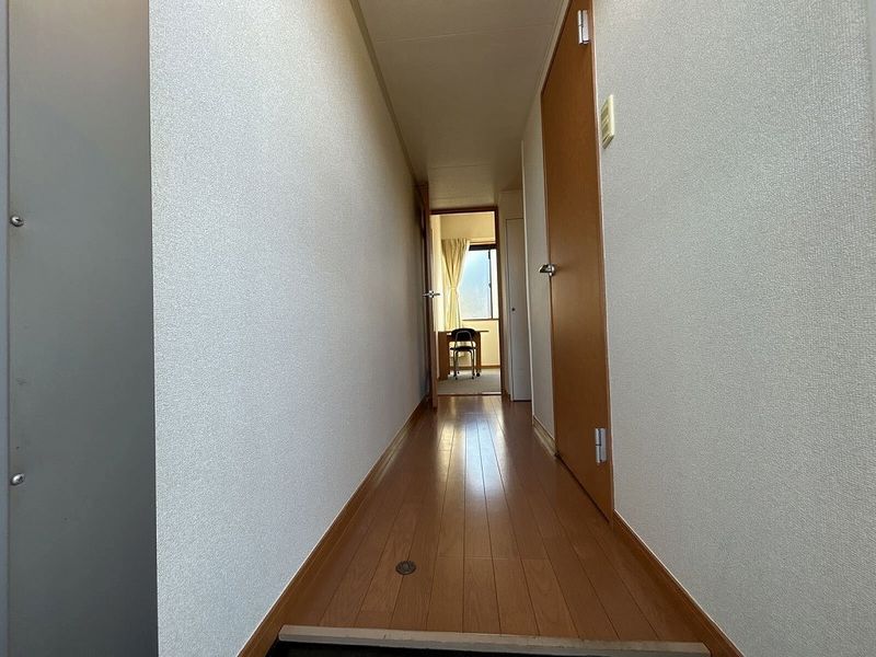 レオパレスソシエ 玄関