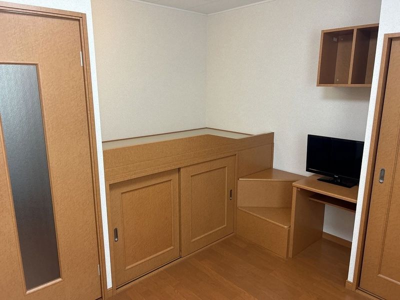 レオパレスコヅチⅢ 居間