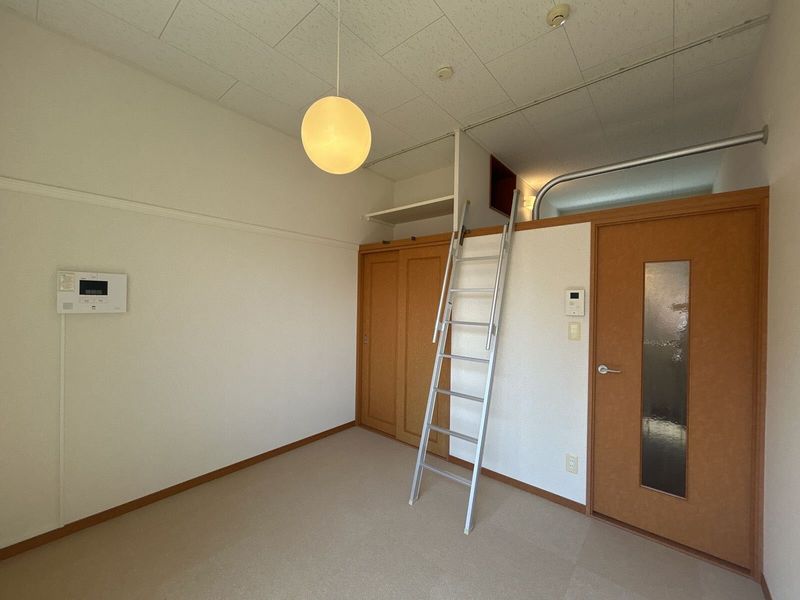 レオパレスフォレスタ 居間